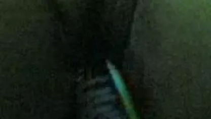 Remaja jilbab lagi sange hitam fucks her dildo