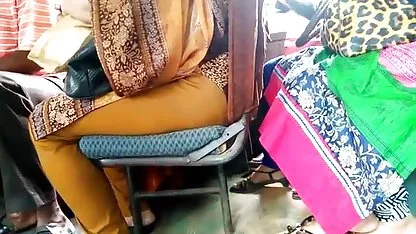 J. mengambil serudukan yang guru les sange baik dari penyair perempuan
