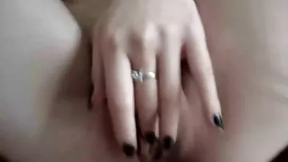 Gadis itu video bokep lagi sange mengendarai suaminya.