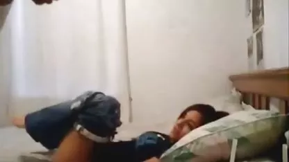 Menyilangkan kaki bokep menantu sange
